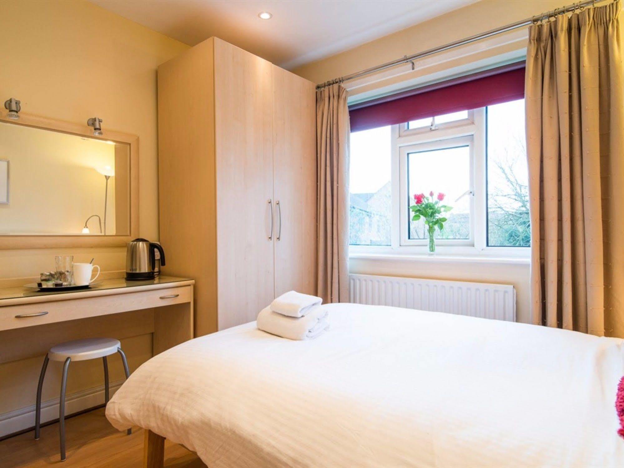 Ayuda House Hotel Олтринкам Екстериор снимка