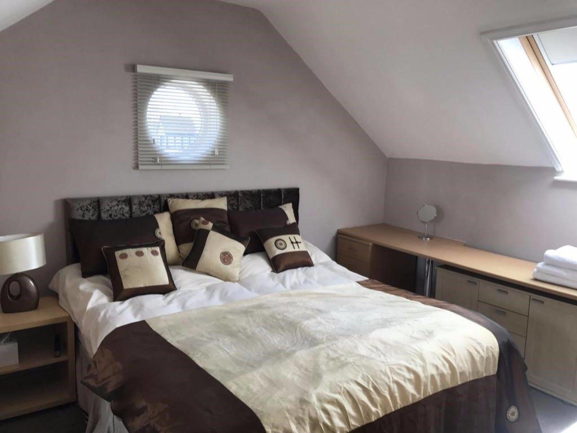 Ayuda House Hotel Олтринкам Екстериор снимка